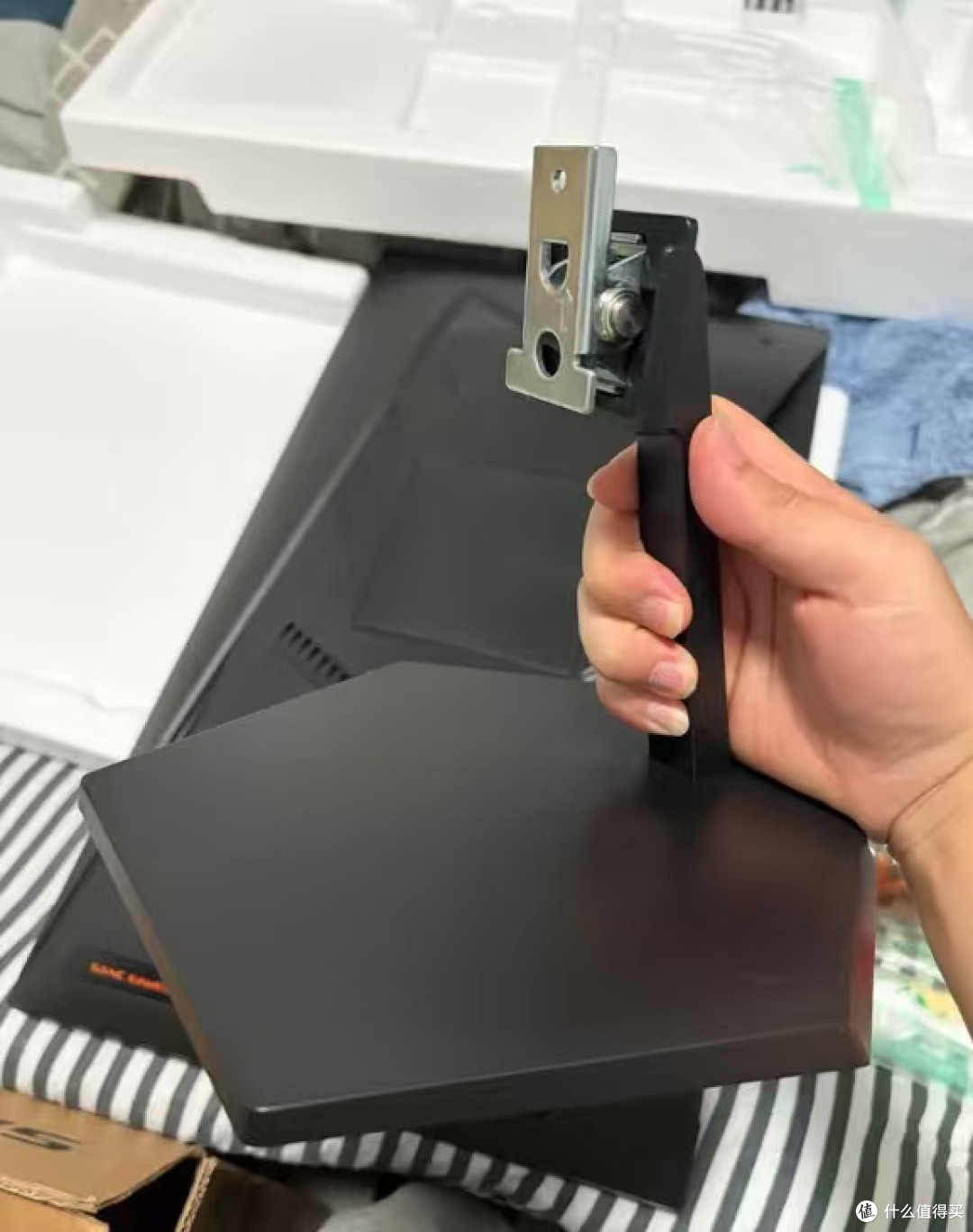 老 144Hz 屏退役,小桌面换上 SANC 盛色 N50Pro7 后的半个月体验