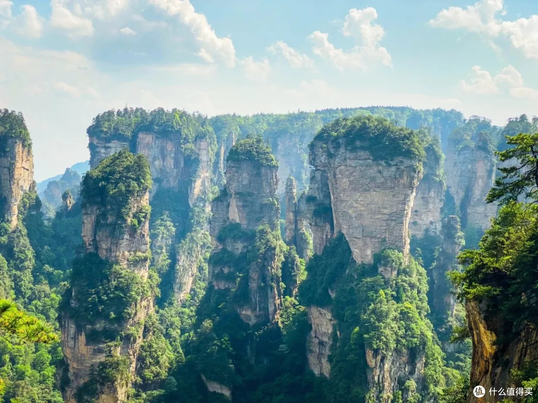秋日张家界:奇幻山水之旅