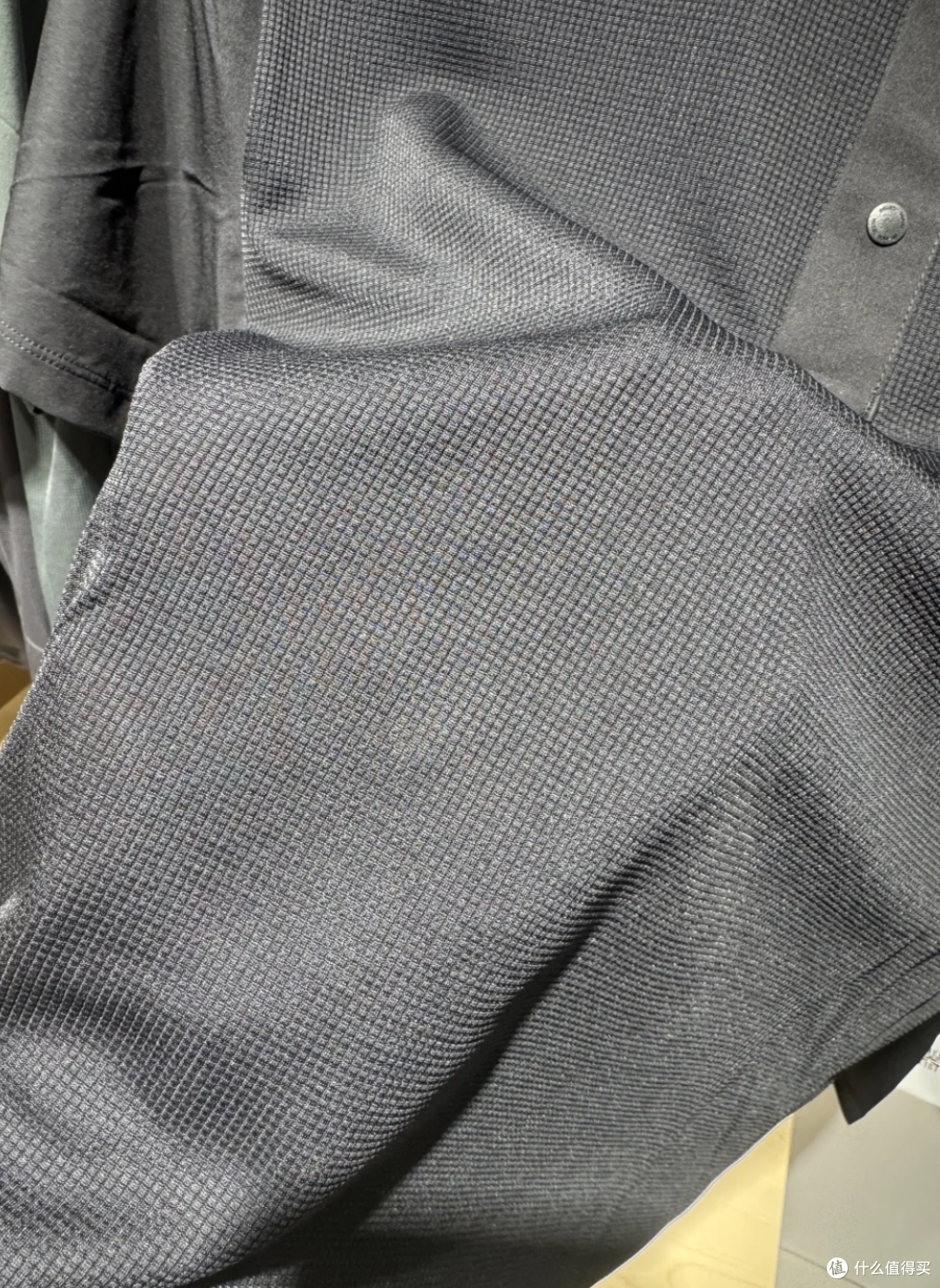 “铁血战袍”龙牙,凭啥成了直男的「Lululemon」?