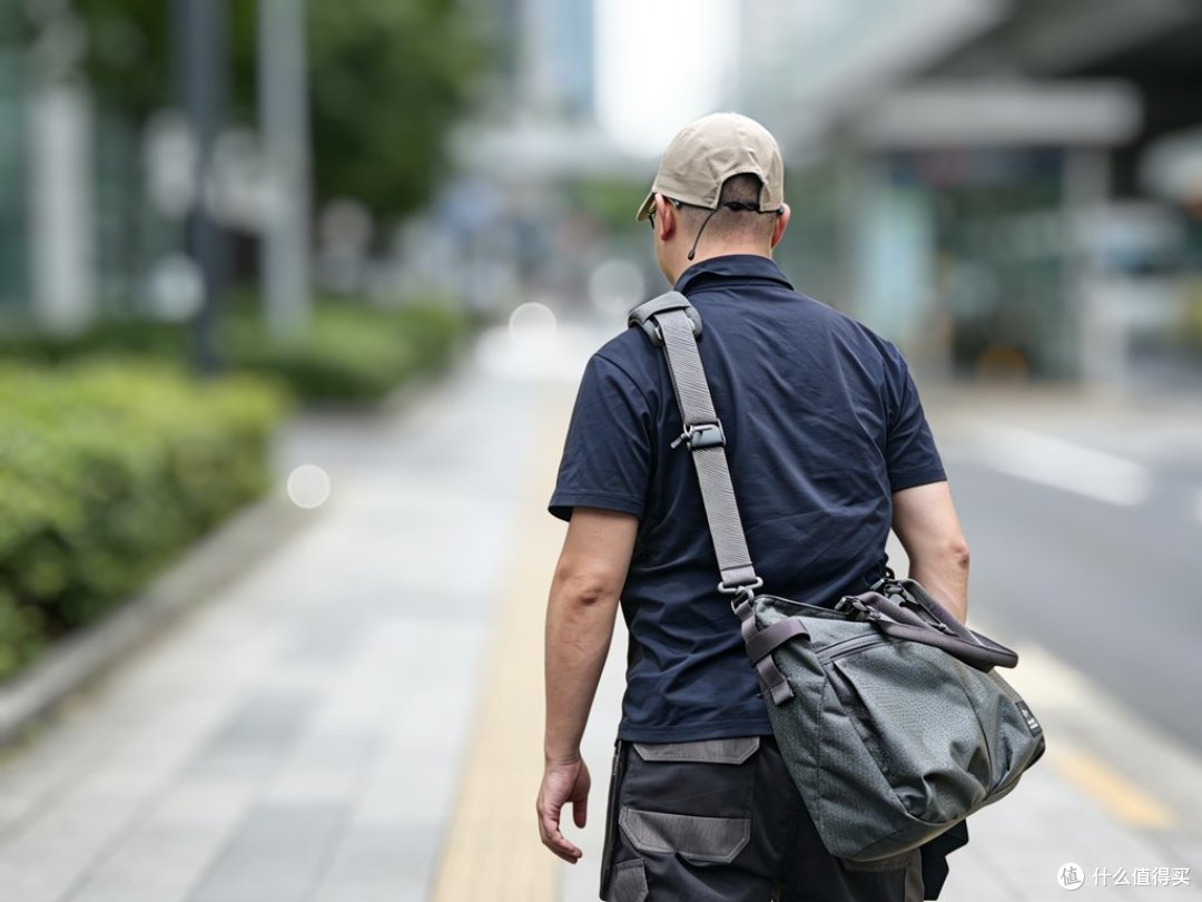 蓝款惊艳!再入魔灰!MAXGEAR猎鹬者斜挎包,城市通勤全能搭档