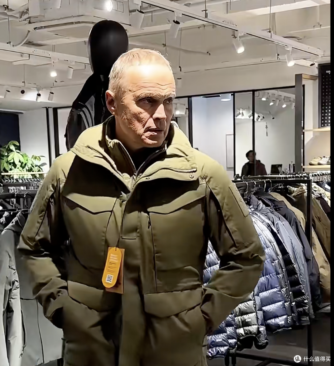 “铁血战袍”龙牙,凭啥成了直男的「Lululemon」?