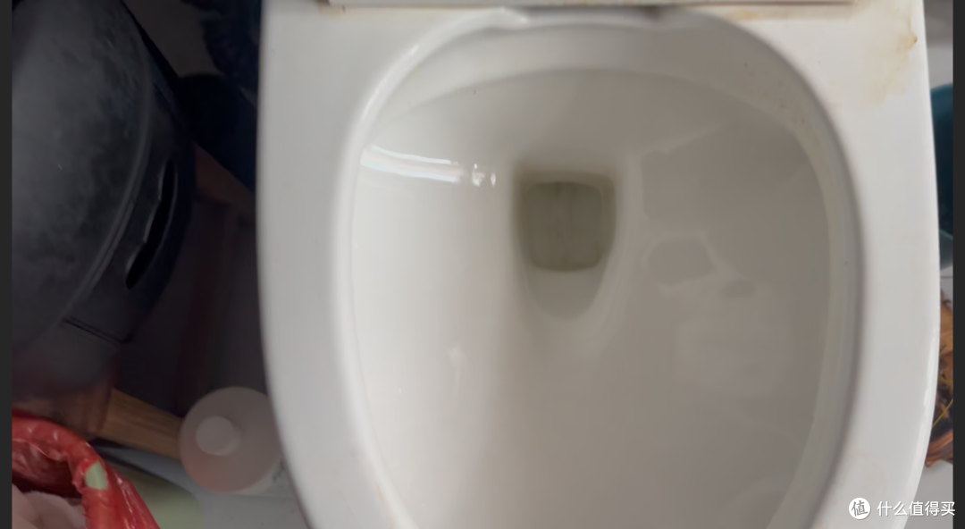 一元好物实测:单瓶8毛多的米斯猫强力洁厕液,低价能不能打?