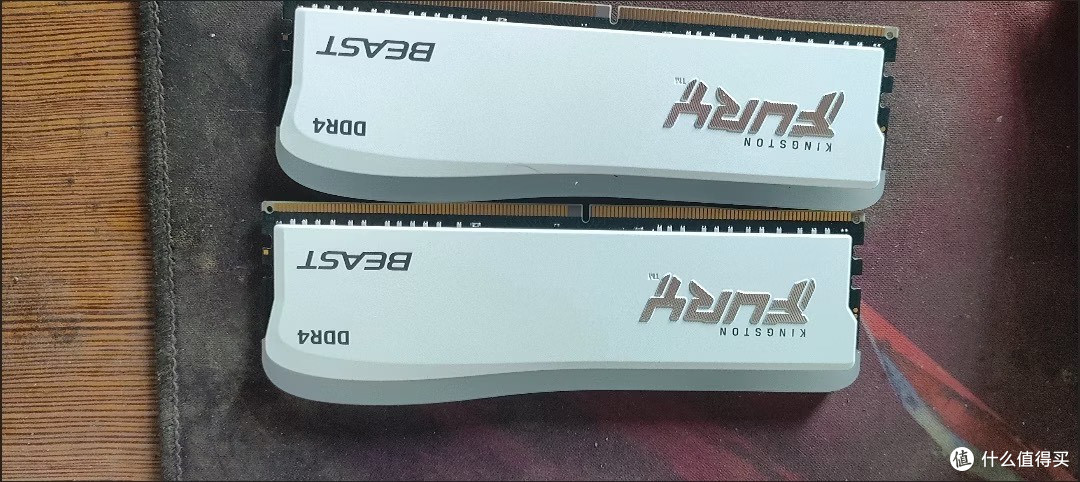 金士顿 FURY Beast DDR4 3200 8G×2 套条