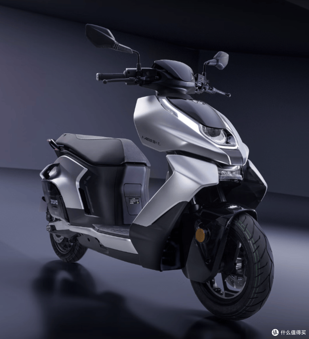花两万四买台电摩？极核AE8S+：电摩不是燃油摩托的廉价替代品