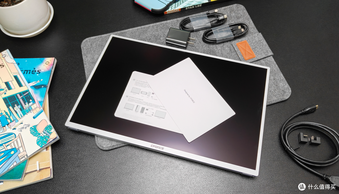 18英寸200Hz，兼顾桌搭与全场景使用的CFORCE CF118H便携显示器