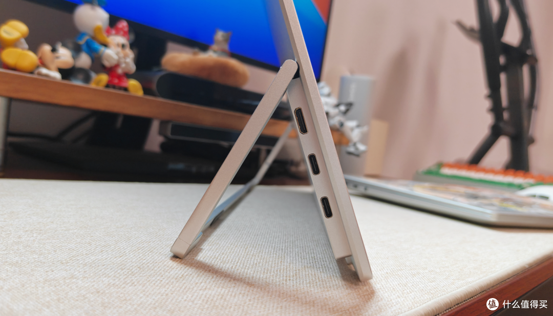18英寸200Hz，兼顾桌搭与全场景使用的CFORCE CF118H便携显示器
