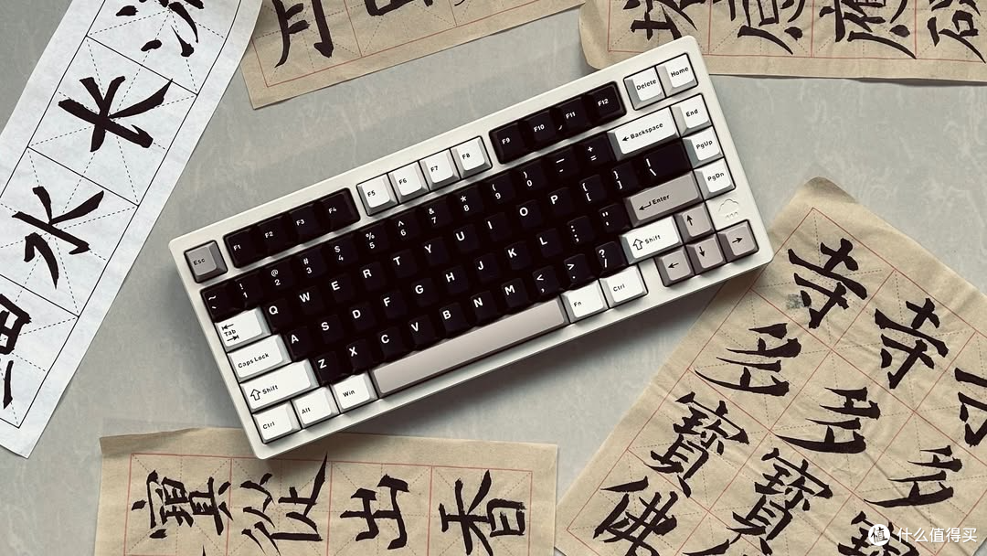一把键盘的灯关了以后还剩下什么，才是2026年真正该看的