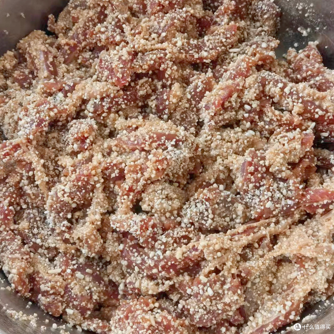 一顿饭的仪式:粉蒸牛肉,下班后最治愈的“一人食”