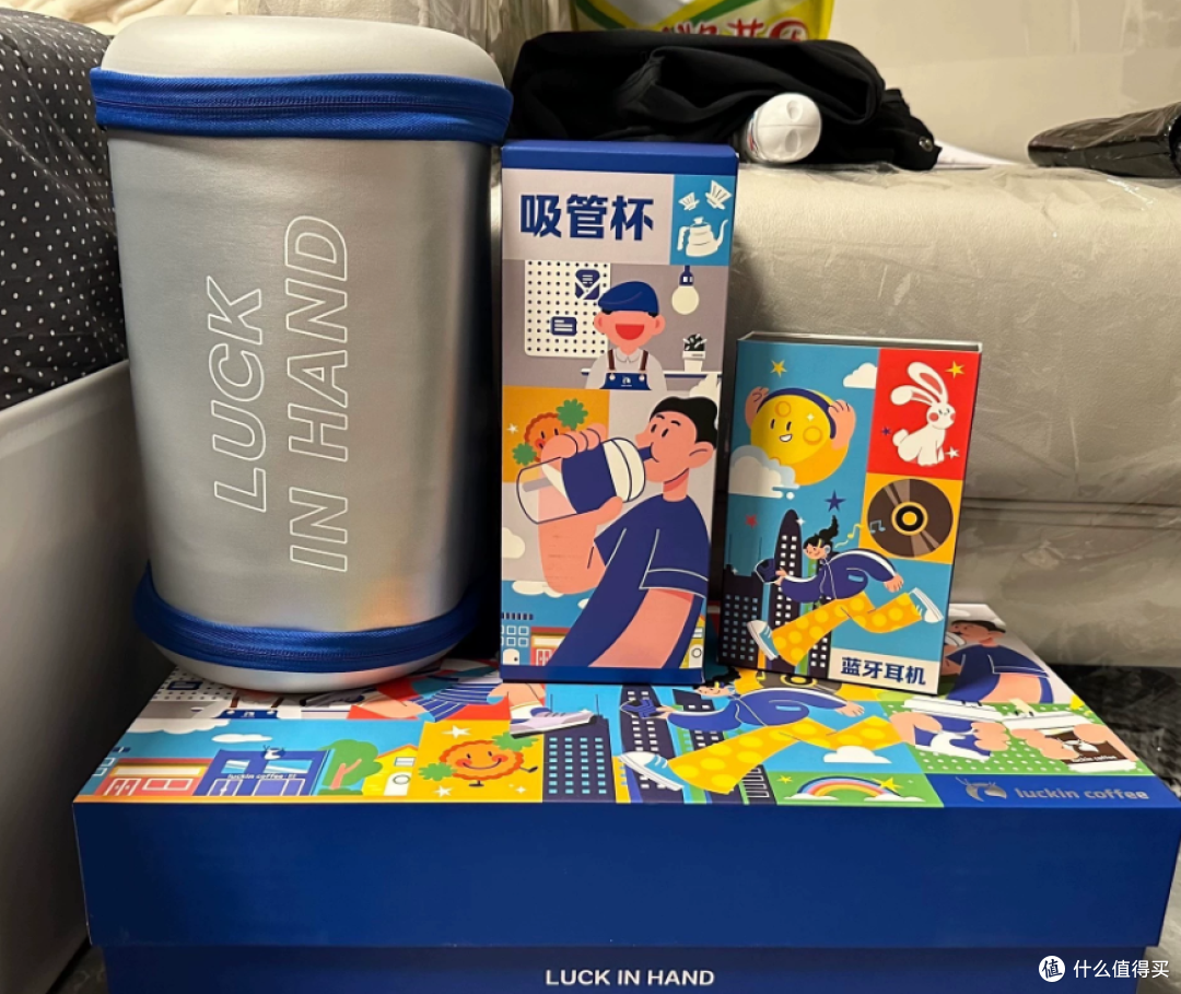 瑞幸2024中秋礼盒二手鱼爆火,里面三件高品质干货,卖60值不值?