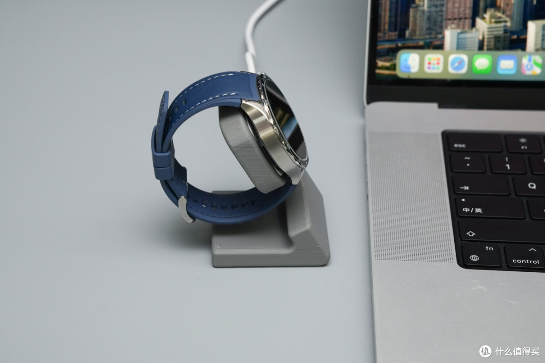 告别平躺充电,OPPO WATCH X2 充电支架评测