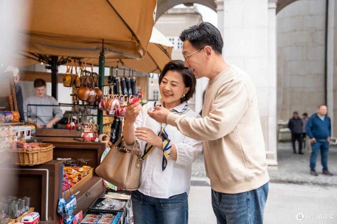 环游世界的退休父母,现在都怎么玩?