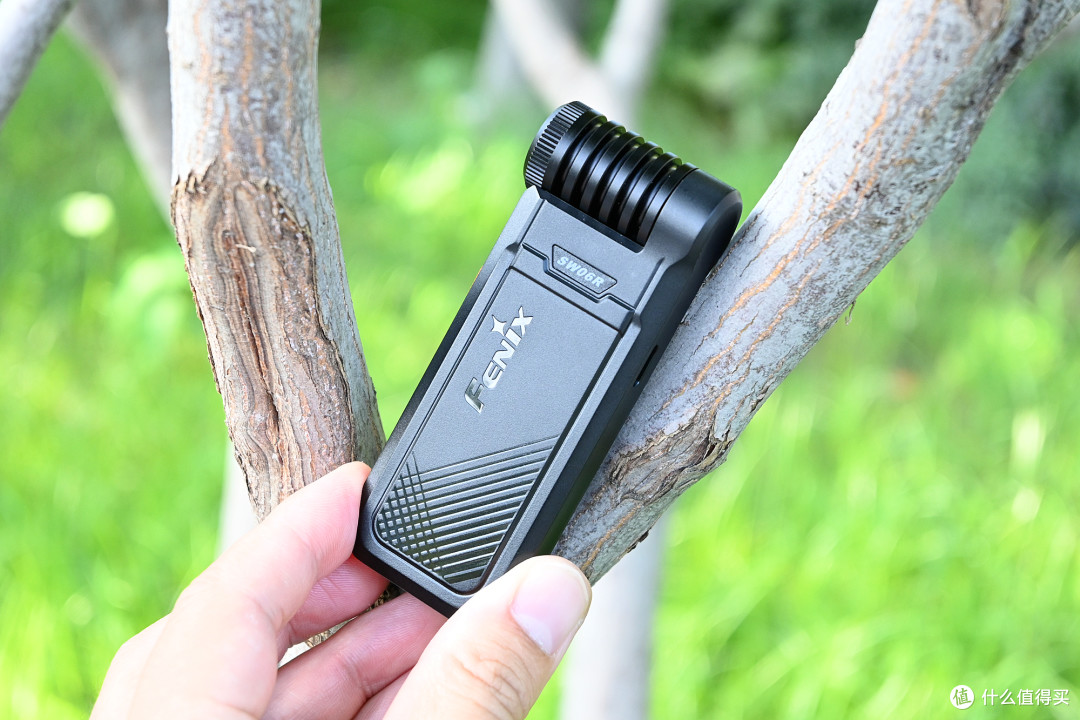 新升级,更实用!FENIX菲尼克斯SW06R多功能EDC转角灯体验