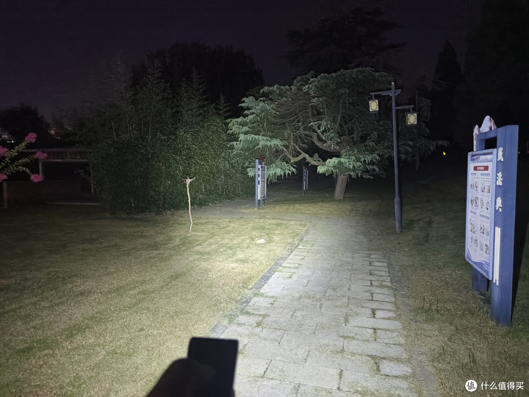 新升级,更实用!FENIX菲尼克斯SW06R多功能EDC转角灯体验