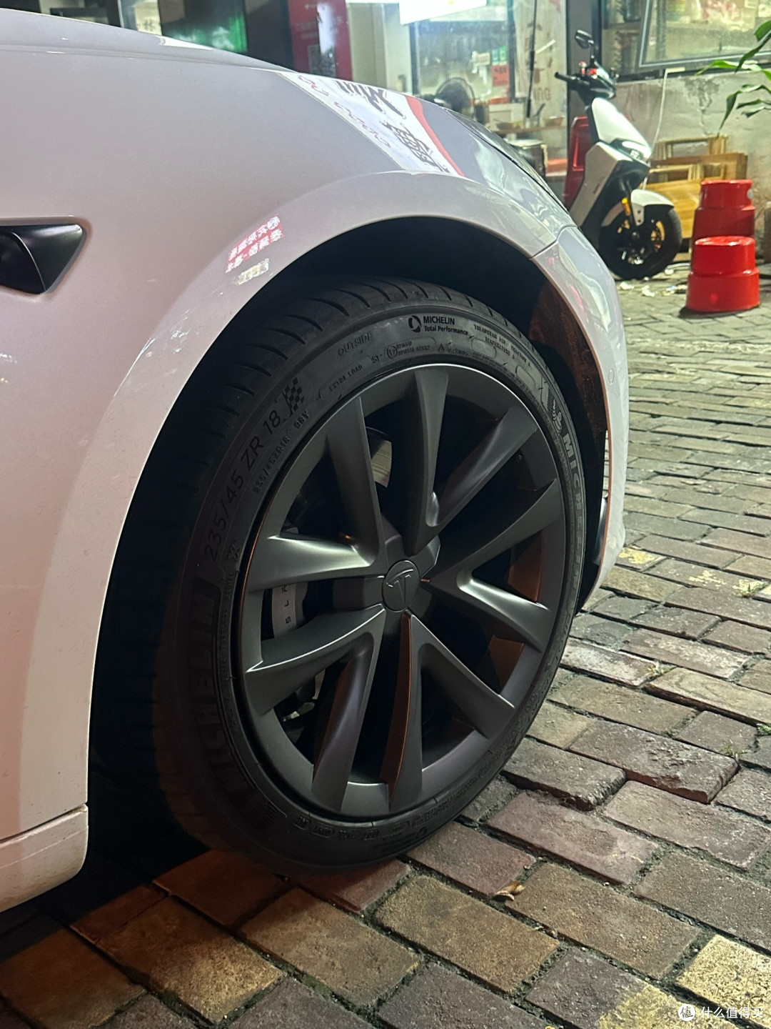 特斯拉Model 3:驾驶者的极致选择