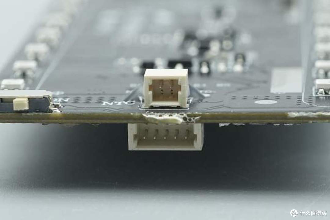 旗舰级堆料再升级!闪极全新Shargeek 300 24000mAh移动电源拆解