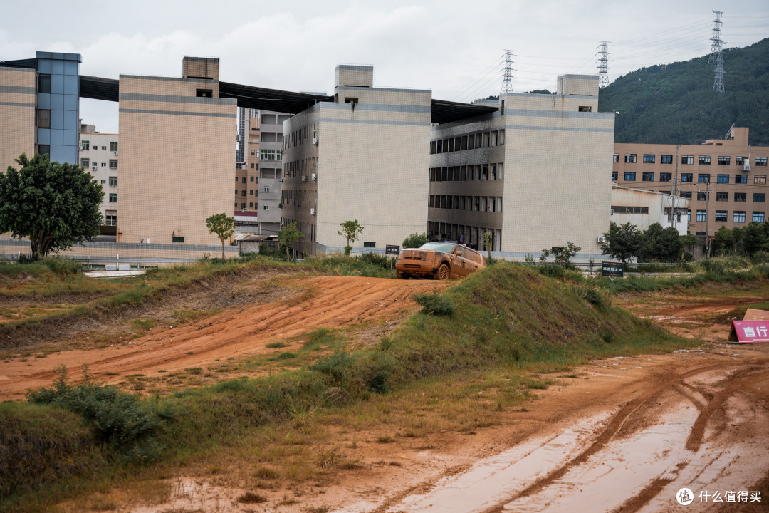 烂泥地里撒野:亲眼见证享界G9的硬核实力