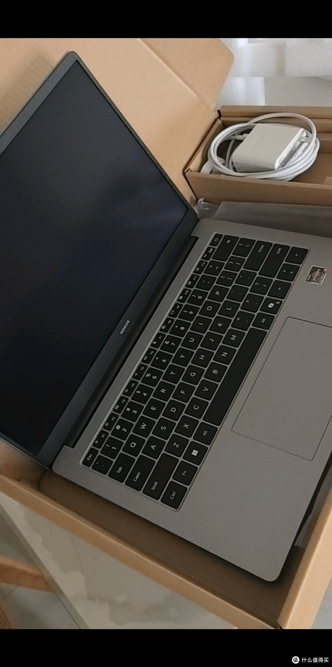 荣耀MagicBook X14锐龙版:轻薄长续航