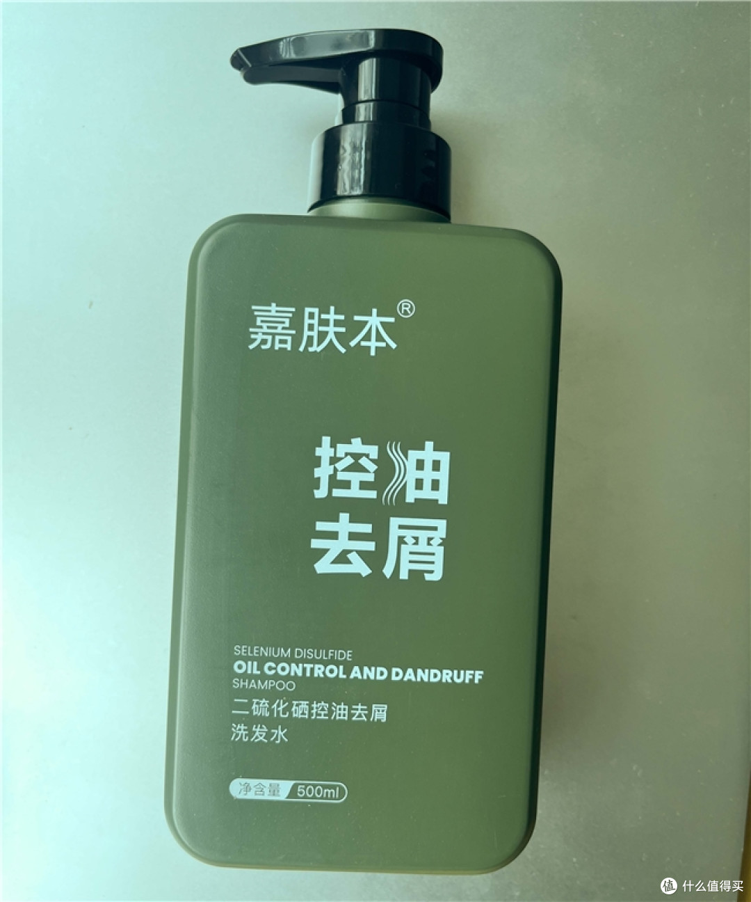 早晨洗头下午就油的油头党,去屑止痒洗发水这样选,头皮才稳
