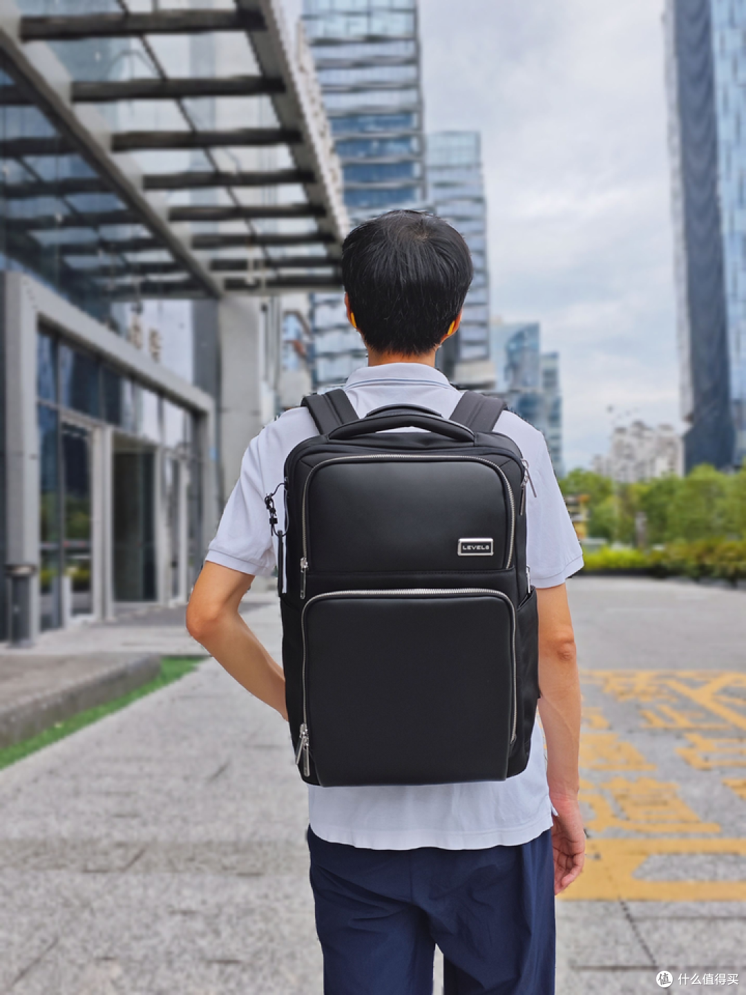低调高级|35+成熟职场人的通勤背包,地平线8号探界者自用分享
