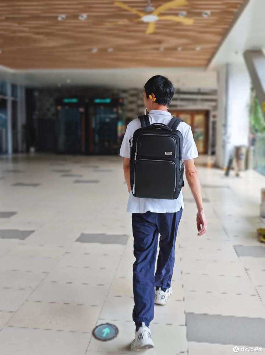 低调高级|35+成熟职场人的通勤背包,地平线8号探界者自用分享