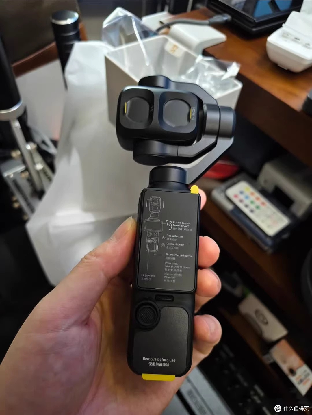 把电影院揣进裤兜：大疆 Pocket 4 Pro 上手初体验