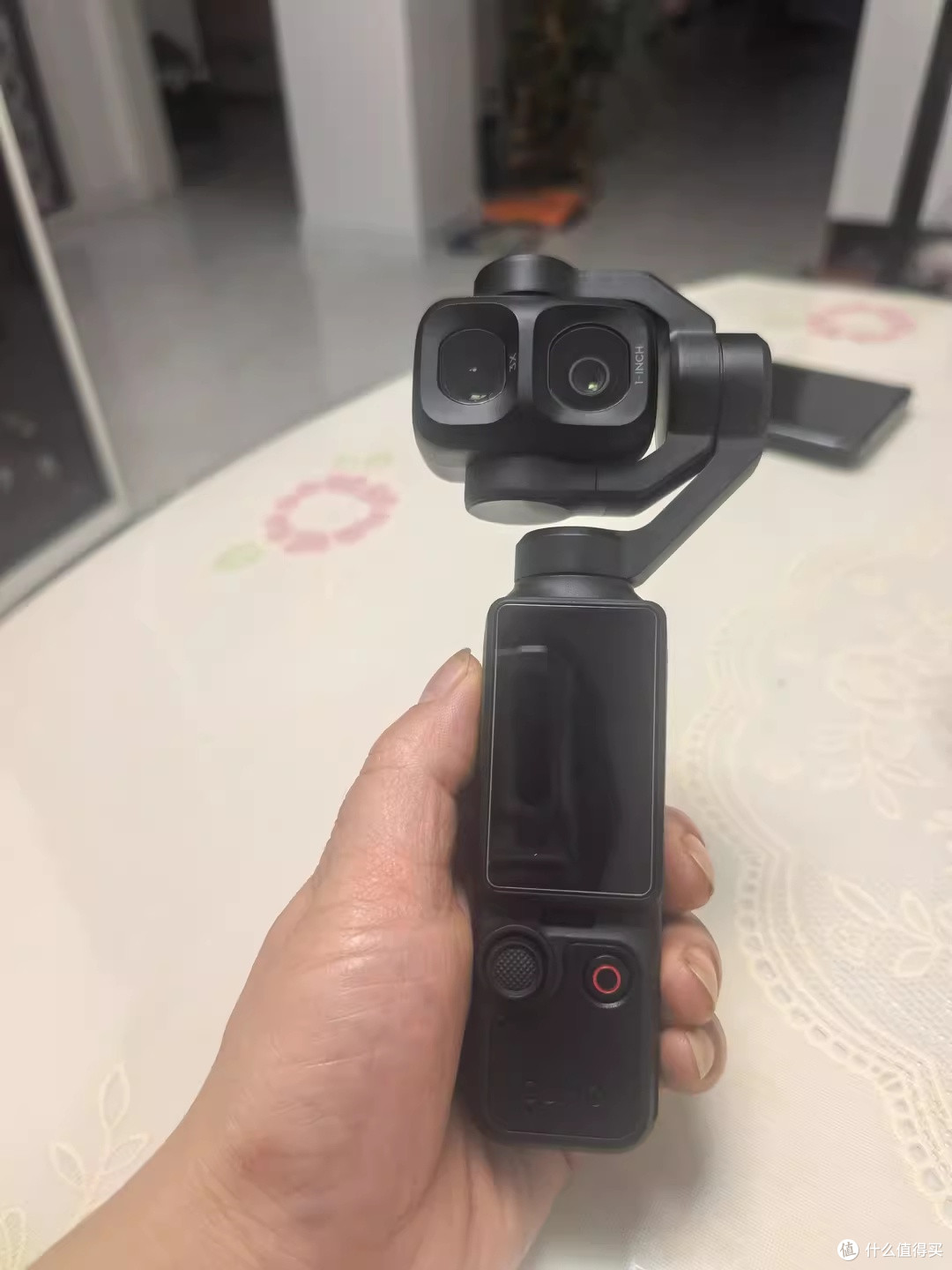 大疆Pocket 4 Pro:双镜头口袋云台