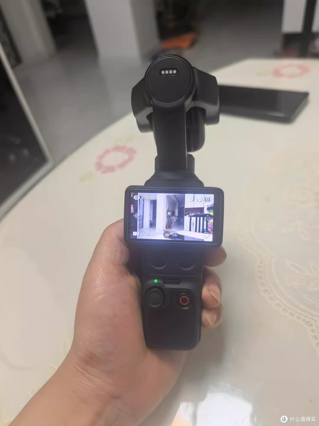 大疆Pocket 4 Pro:双镜头口袋云台
