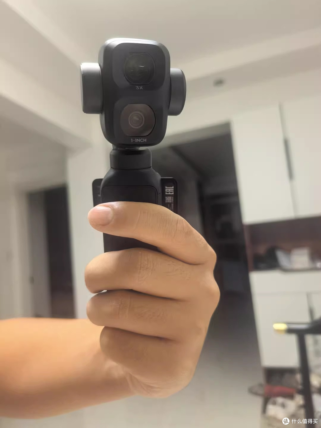 大疆Pocket 4 Pro：双镜头口袋云台