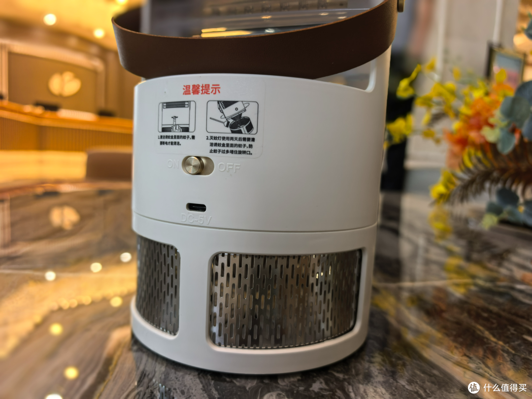 致出租屋“隐形房东”:你们好日子到头了。希亦灭蚊灯,我给满分