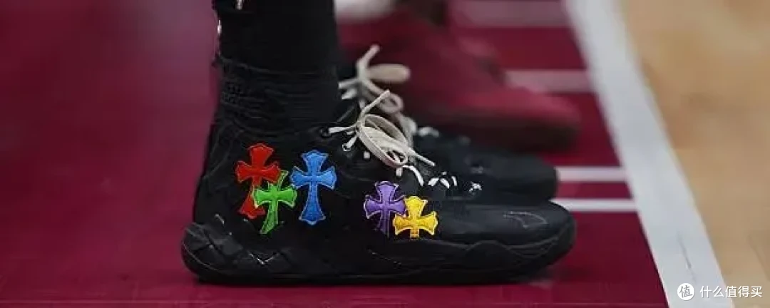 【WNBA每日上脚】Puma第一骚来了？五彩斑来的黑！