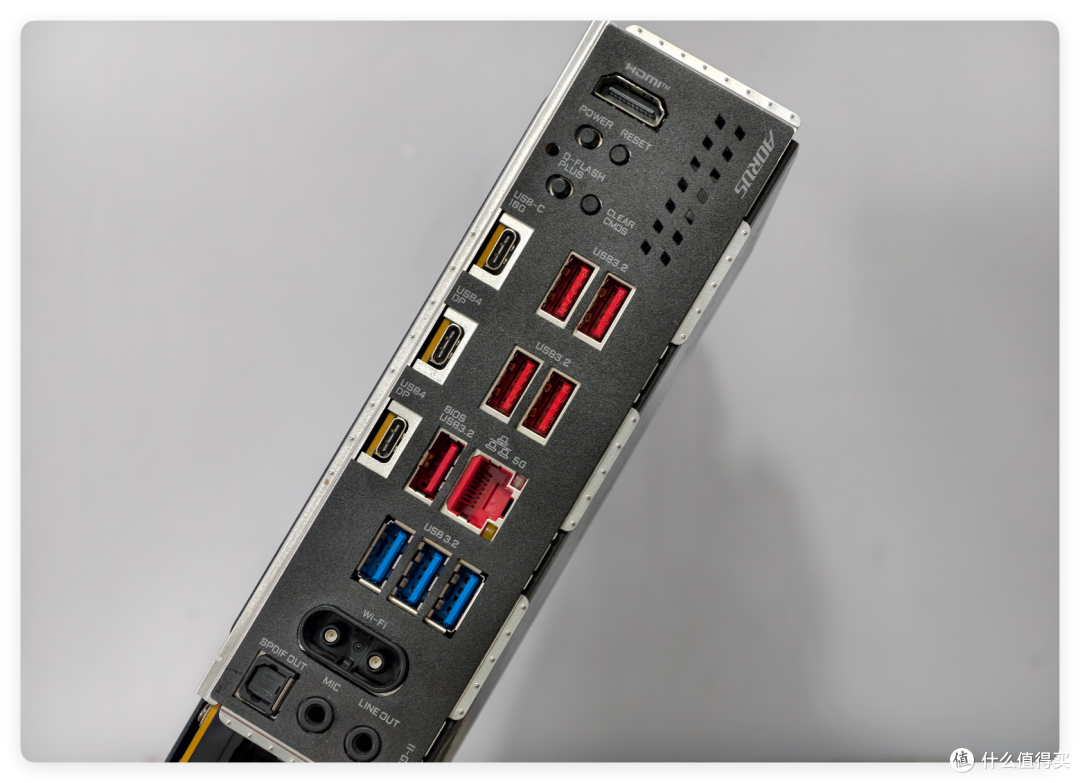 CPU够强,X3D主板还有多少加成?技嘉X870E AORUS ELITE X3D实测