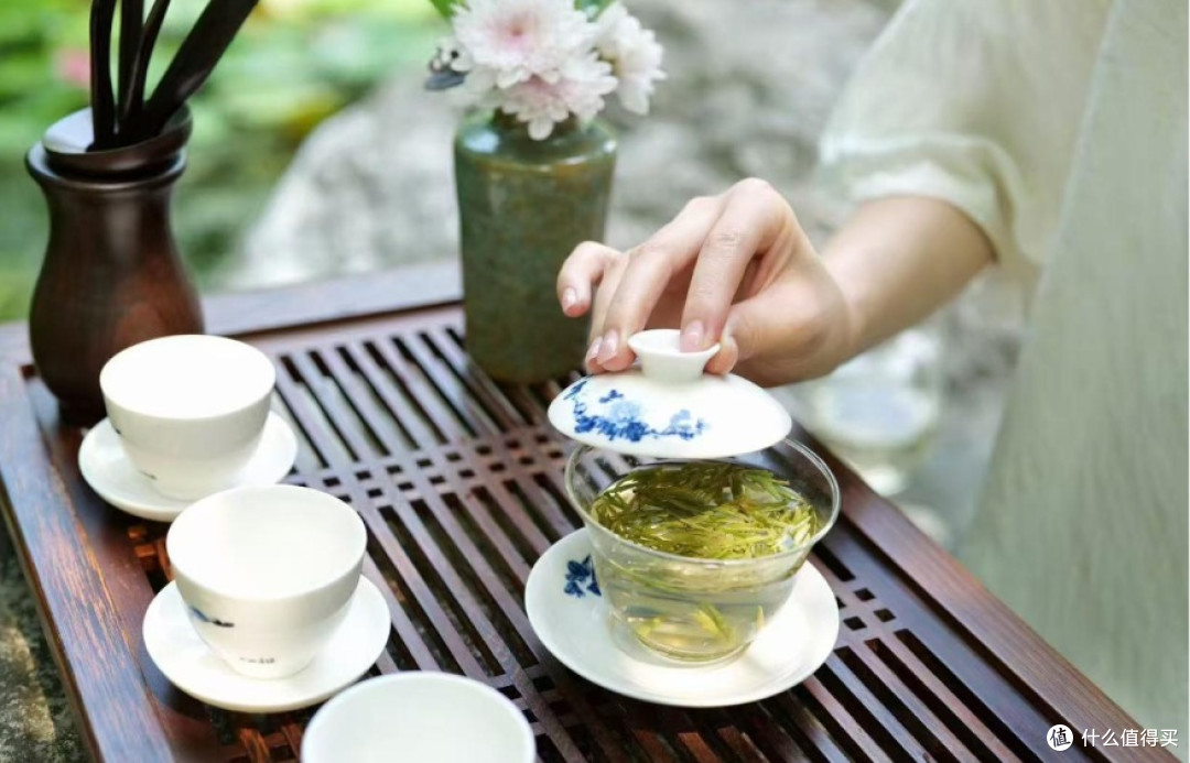 秋天喝绿茶好吗?这罐竹叶青小绿罐绿茶给出了答案