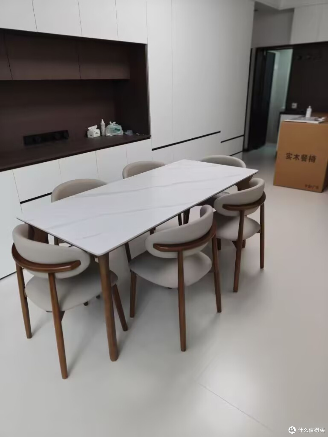 独居租房党狂喜!几百斤的大餐桌不如这张灵活餐桌香