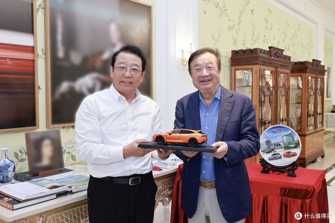 冯兴亚、任正非“一年一面”,智能汽车坐实“第三种范式”