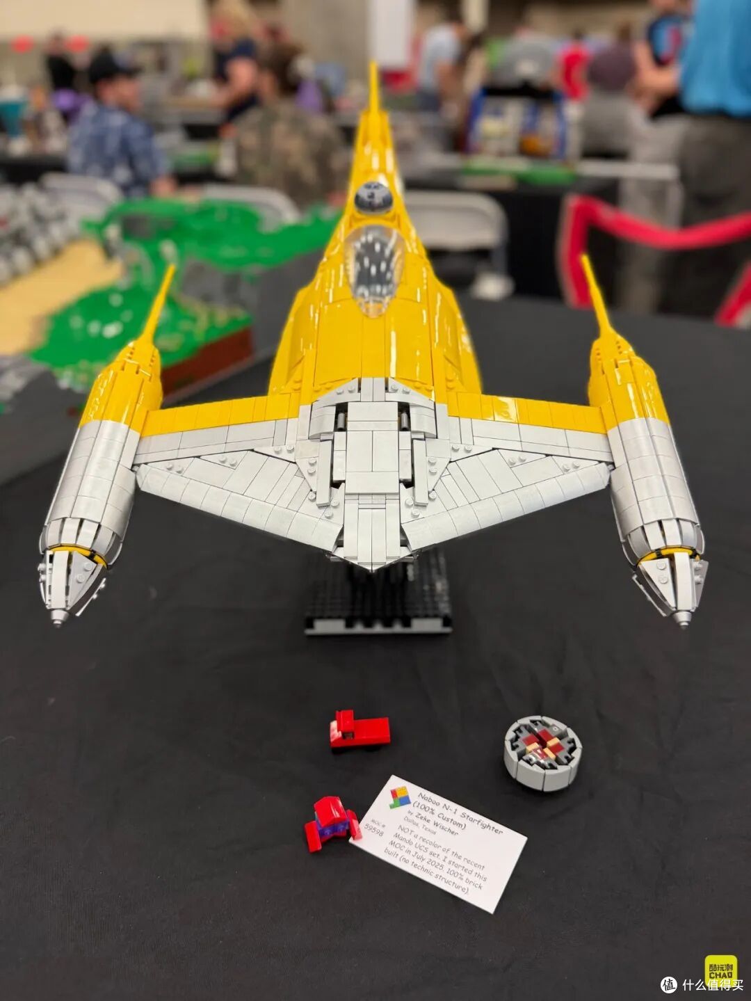 图注｜Zeke Wischer 的《Naboo N-1 Starfighter (100% Custom)》。