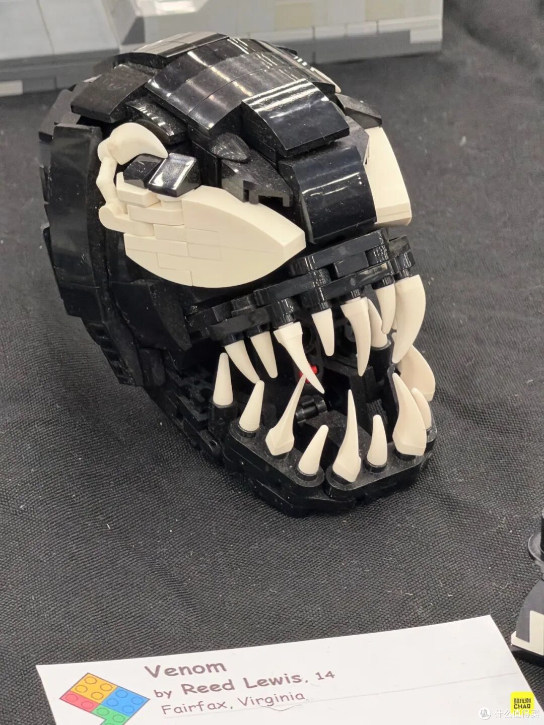 图注｜《Venom 头雕》。