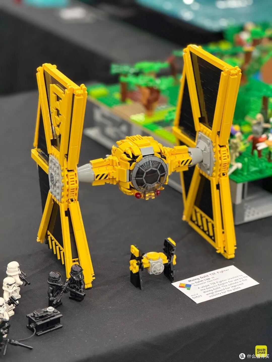 图注｜Dylan Lipp 的《Mining Guild TIE Fighter》。