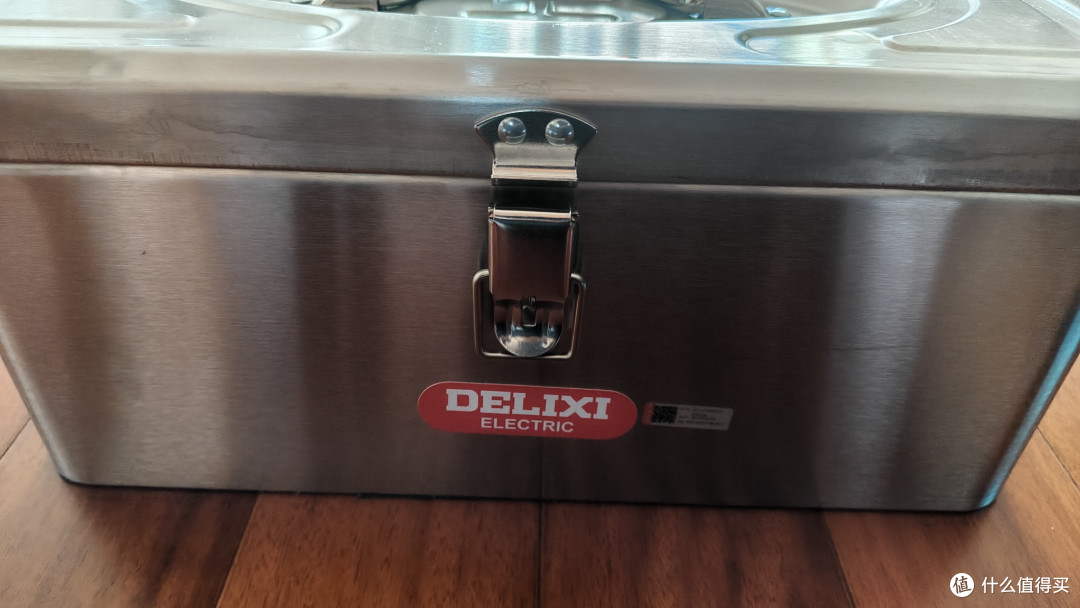 德力西不锈钢工具箱