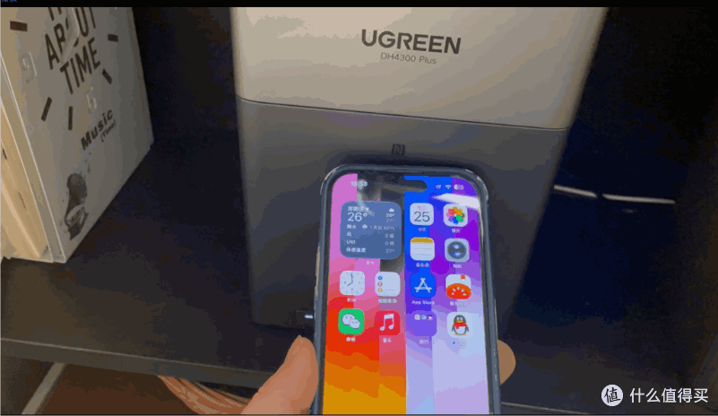 正面配有NFC，未下载APP会跳转下载，已安装会直接打开APP