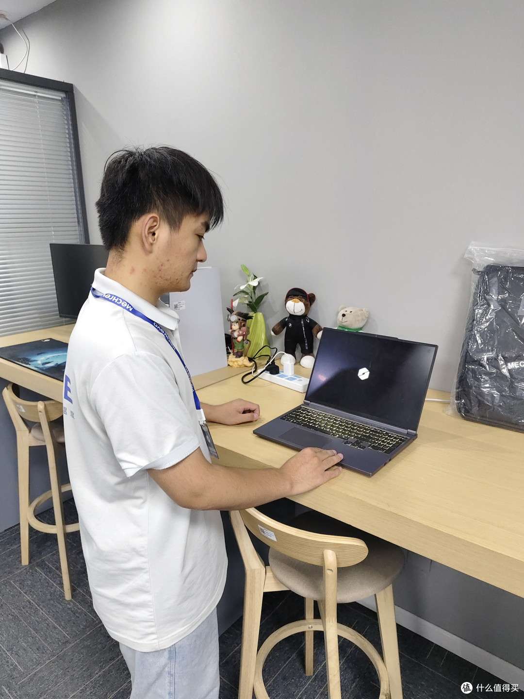 给游戏本清灰,顺便逛逛机械革命服务体验中心,和想象中完全不同