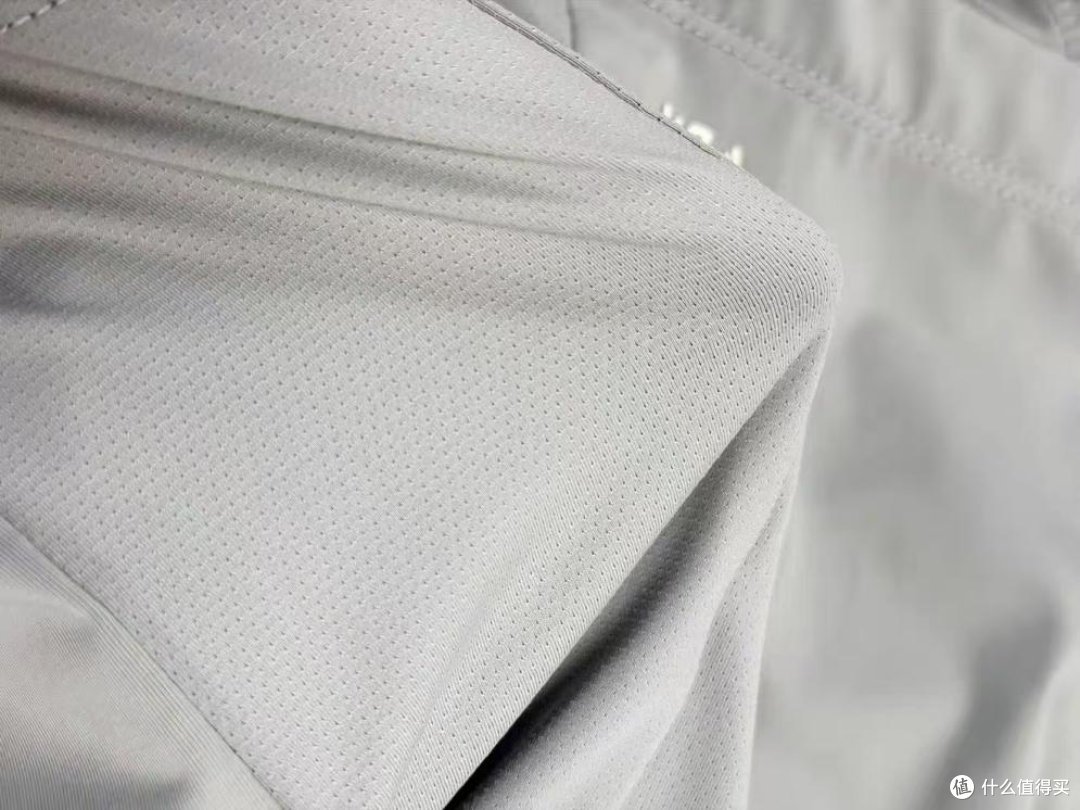 男生通勤骑行刚需vbrex防晒衣实测!Upf200+,夏日出行不闷不晒