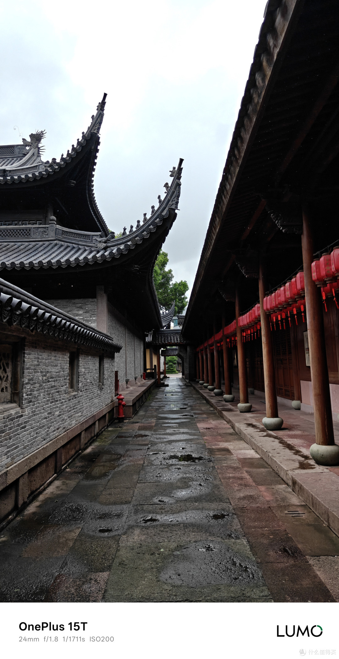小屏手机破局之作:一加15T用满血配置,成就性能不可能三角