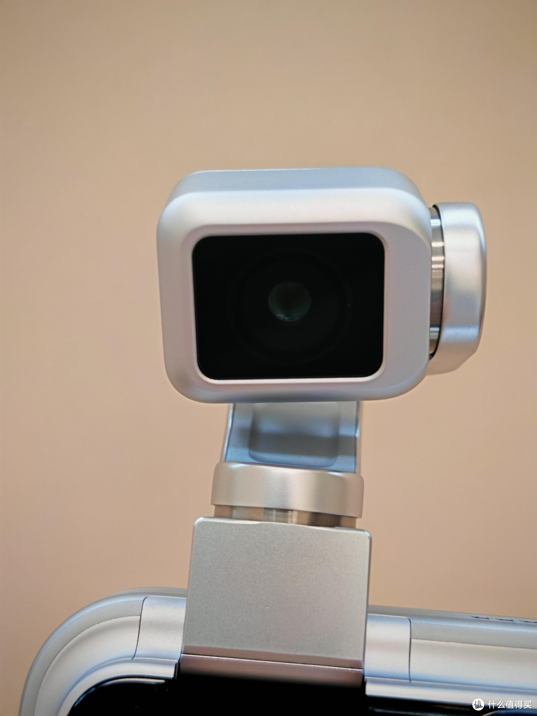 荣耀Robot Phone:创新影像旗舰