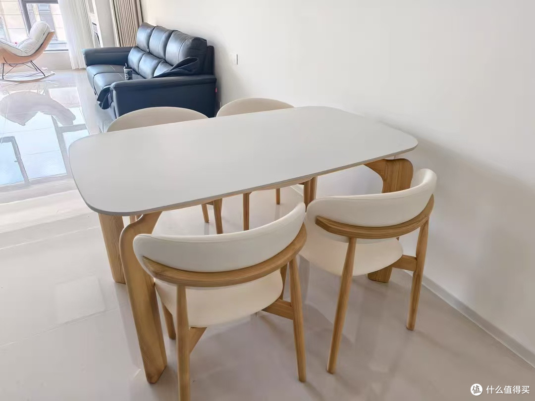 小户型餐厅逆袭,这张可移动餐桌把我家鸡肋角落全盘活了