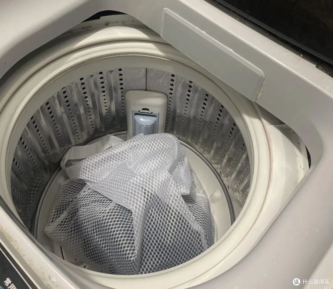 被网友「洗衣袋用法」惊呆了，以为只能洗衣服，没想到用途这么广