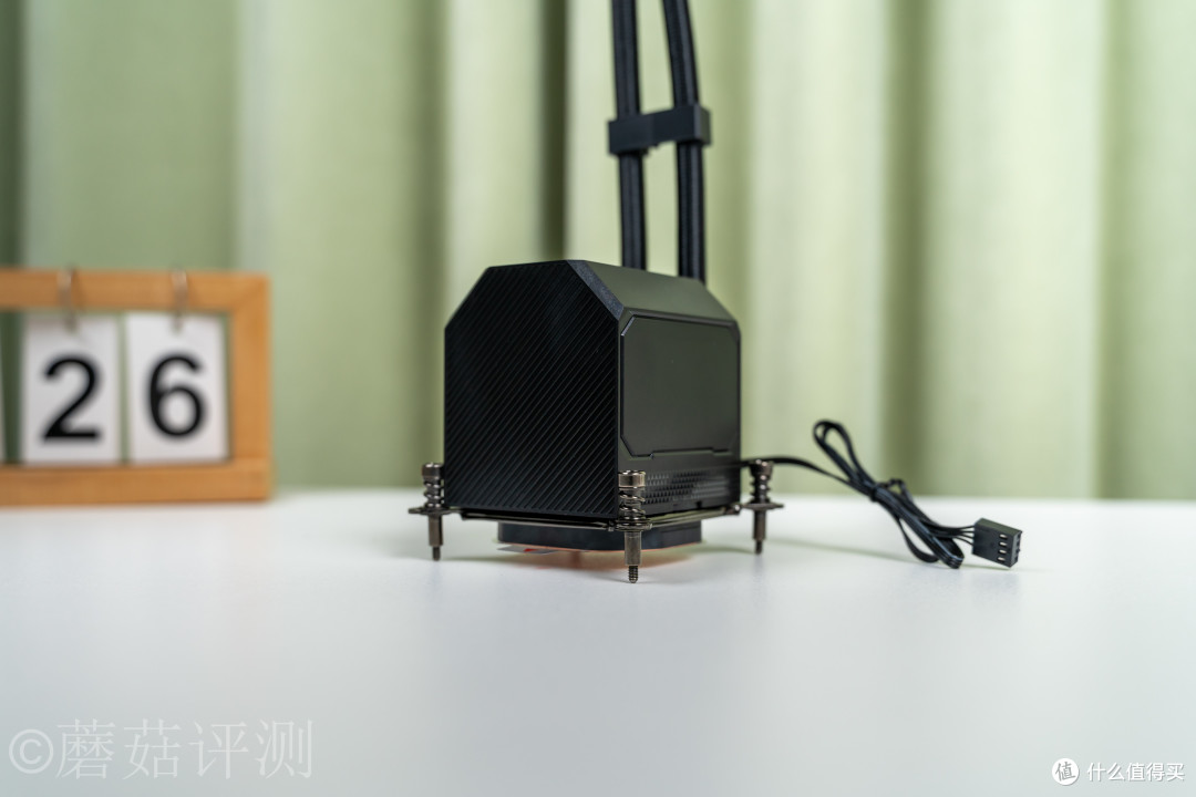 双屏新玩法,高颜值又能打!超频三双境 DX360Pro ARGB水冷 评测