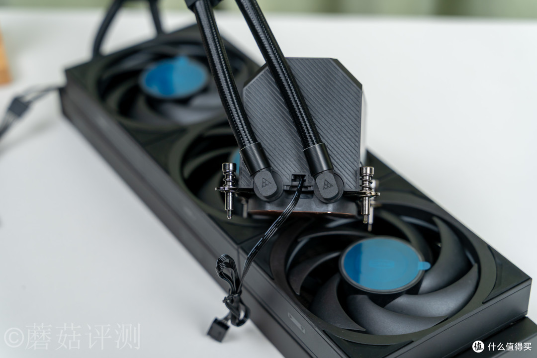 双屏新玩法,高颜值又能打!超频三双境 DX360Pro ARGB水冷 评测