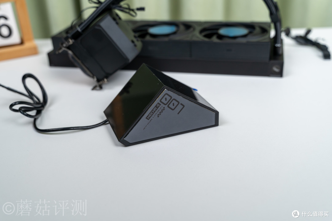 双屏新玩法,高颜值又能打!超频三双境 DX360Pro ARGB水冷 评测