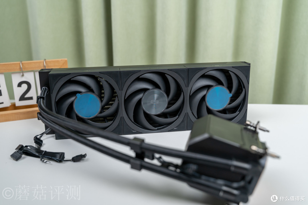 双屏新玩法,高颜值又能打!超频三双境 DX360Pro ARGB水冷 评测