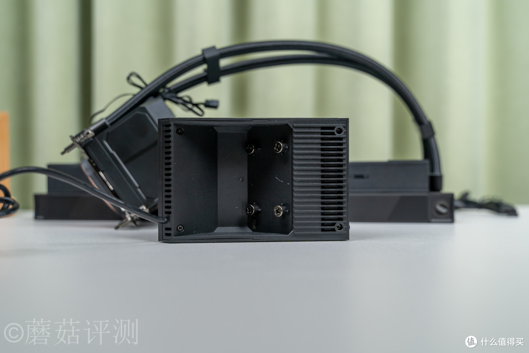 双屏新玩法,高颜值又能打!超频三双境 DX360Pro ARGB水冷 评测